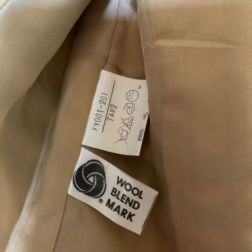 Authentic Burberry Vest - Picture 3 of 10